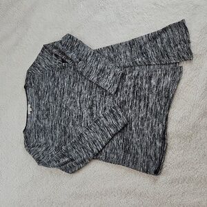 Max Studio size S asymmetrical hem long sleeve shirt, heathered black and white